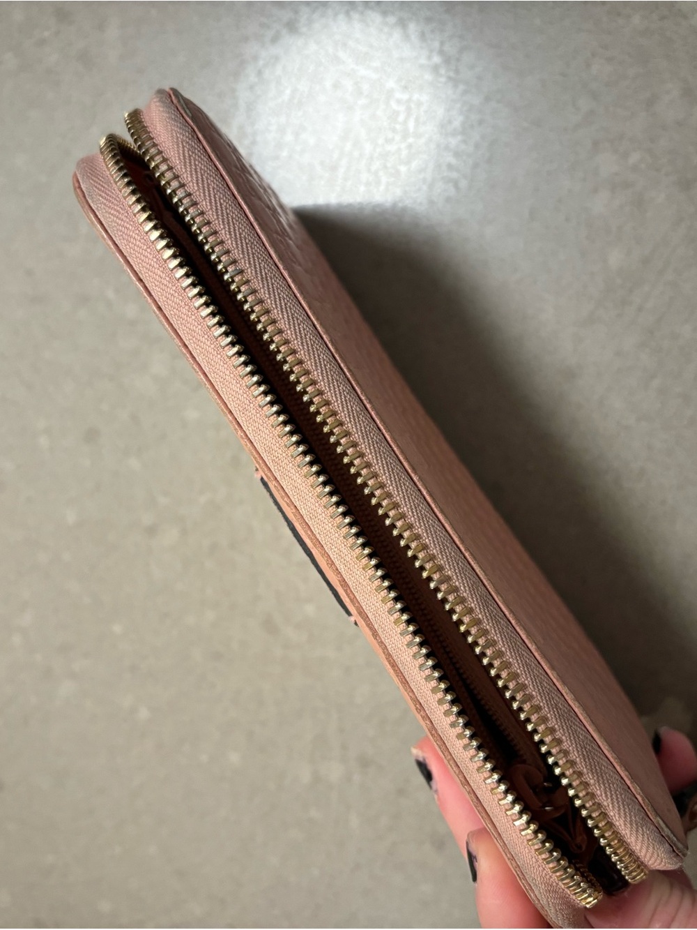 Gucci Blush Pink GG Embossed Zip Wallet - Picture 5 of 7